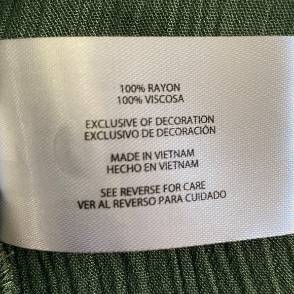 Orvis Blouse V-Neck, Button Front, Dolman Sleeve, Green, Crepe, Medium NWT - Picture 11 of 13